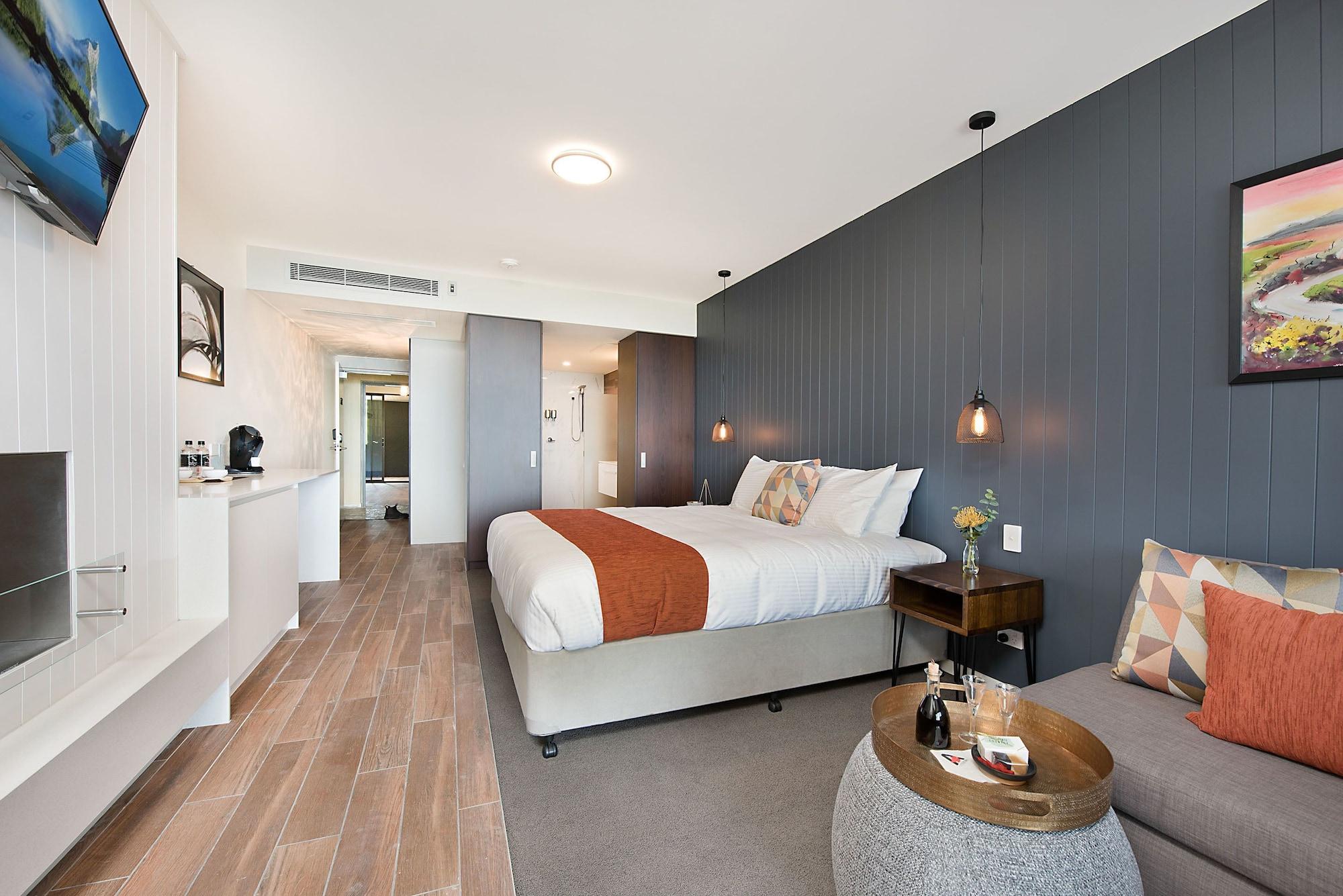 Altitude On Montville Exteriör bild A room at the hotel