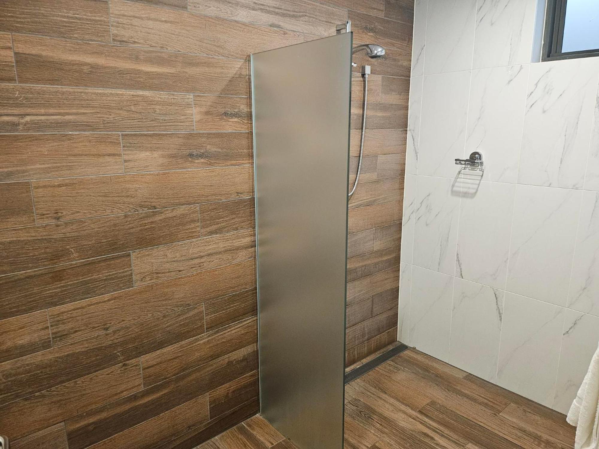 Altitude On Montville Exteriör bild A shower with a fixed shower head