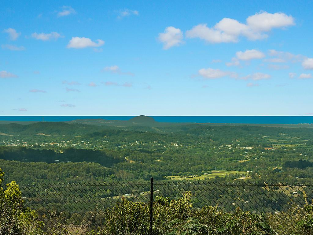 Altitude On Montville Exteriör bild View from the summit of Mount Coolum