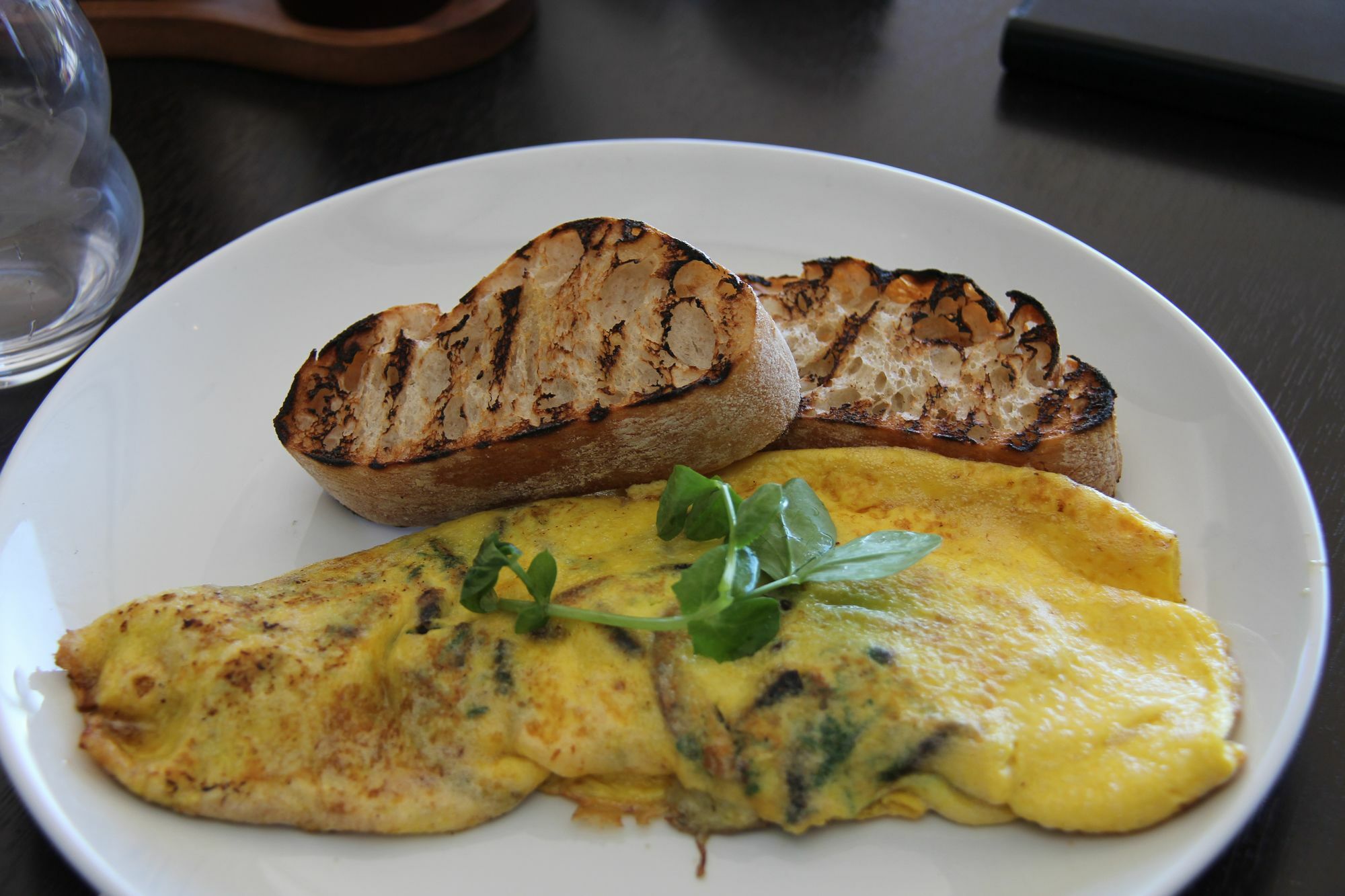 Altitude On Montville Exteriör bild An omelette with herbs